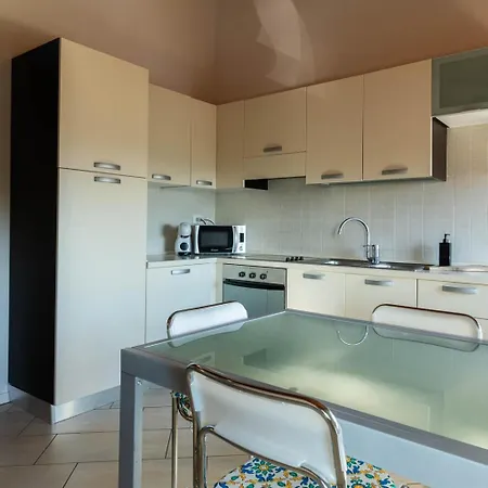 Garda View House - 1min From - Wifi - Ac アパート